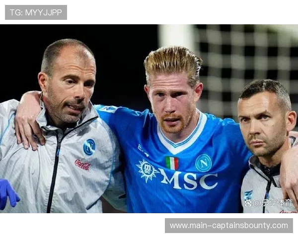 孔蒂观看水球赛支持好友，低调现身